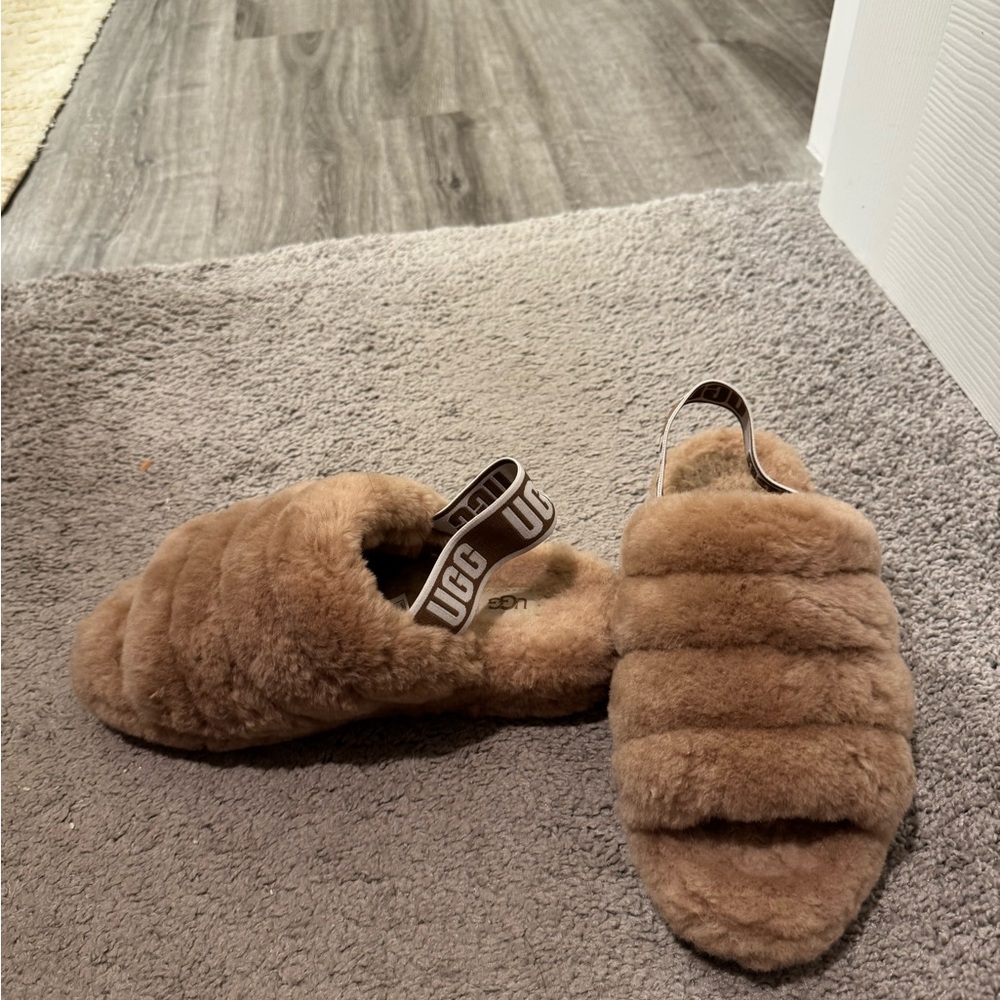 Cozy Tan Furry Women's Slippers - Picture 3 of 5
